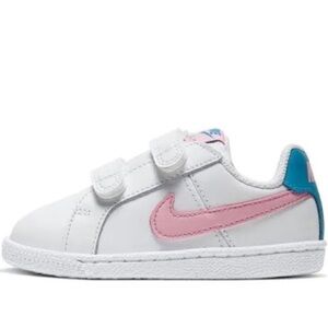 Nike court royale sneakers